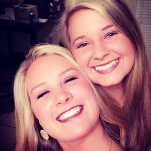 Meet your Posher, Ellis