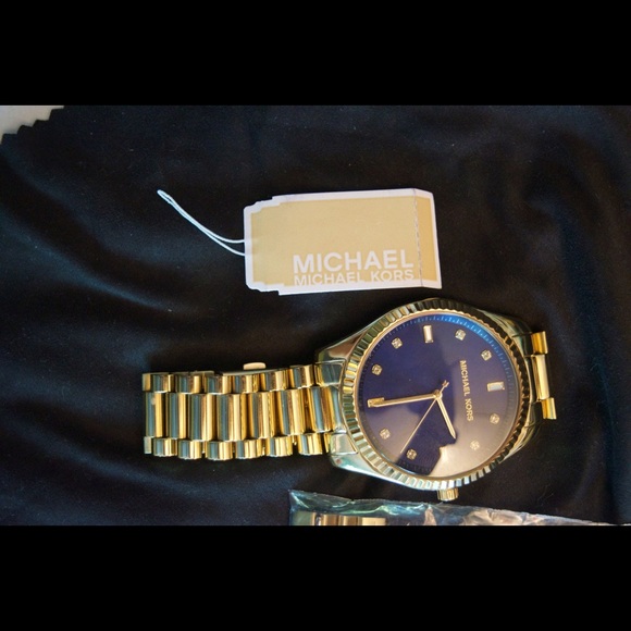 Michael Kors gold Blake watch - Picture 3 of 3