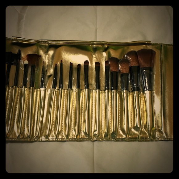 Vessie Goldsmith Other - 💅🏽💋💄BEST IN MAKEUP HP💄💋💅🏽