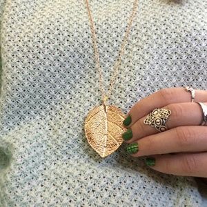 🌸sale🌸 Gold leaf long necklace