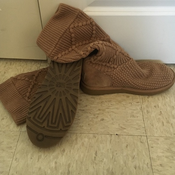 Tan lattice ugg boots