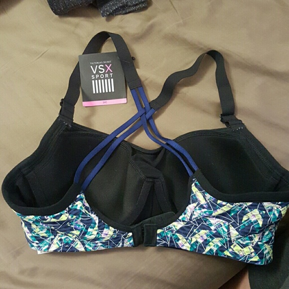 New Victoria Secret sports bra and panty - Picture 2 of 4
