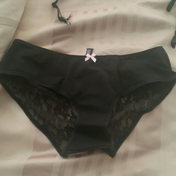 New Victoria Secret sports bra and panty - Picture 3 of 4