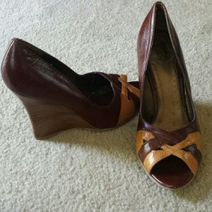 Cognac brown/red and tan/gold leather peep wedge