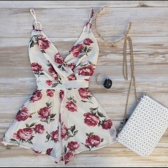 SOLD ✔️ Floral Rose Romper - Picture 1 of 4