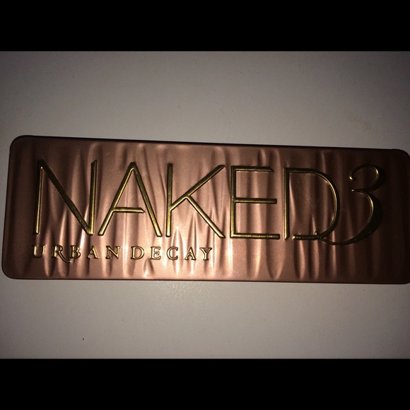 Naked 3 palette mostly nude colors💋authentic