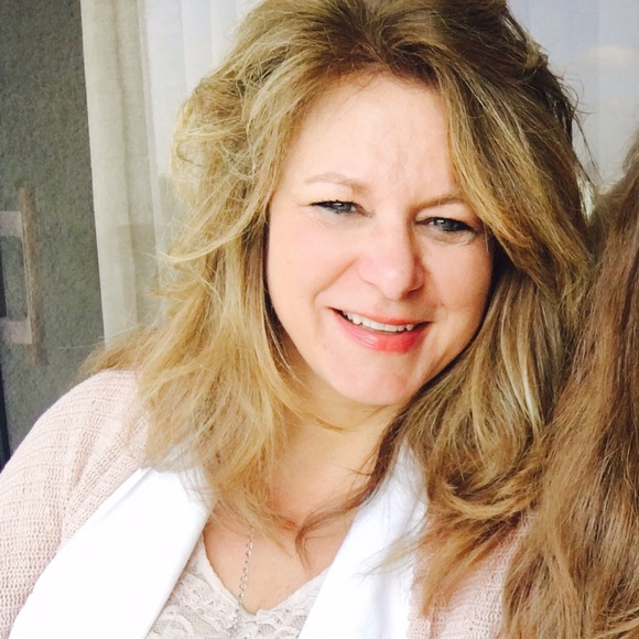 Meet your Posher, Christine