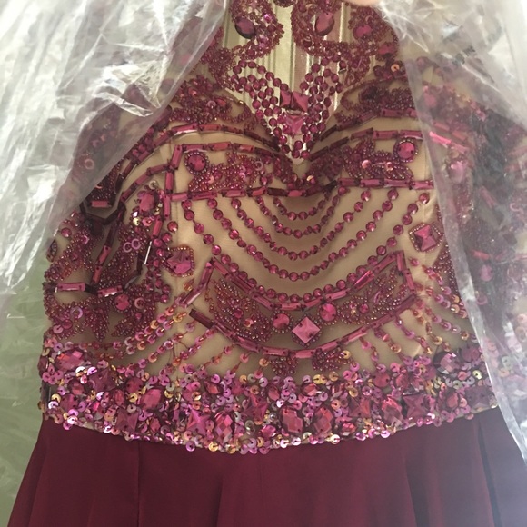 Sherri Hill Prom Dress 1933 - Picture 2 of 4