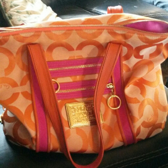 AUTHENTIC COACH POPPY TOTE 15x13