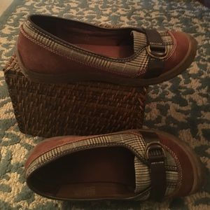 Lands End Comfy flats