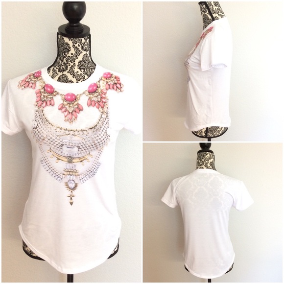 ๐ดLAST CHANCE Chic statement printed necklace tee - Picture 2 of 4