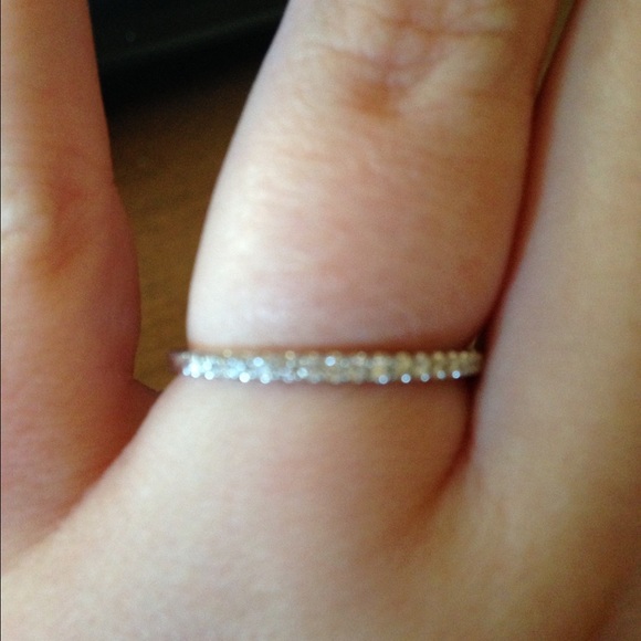 Diamond wedding band