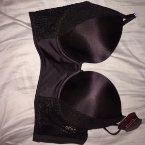 Brand new Maidenform Black bar back bra
