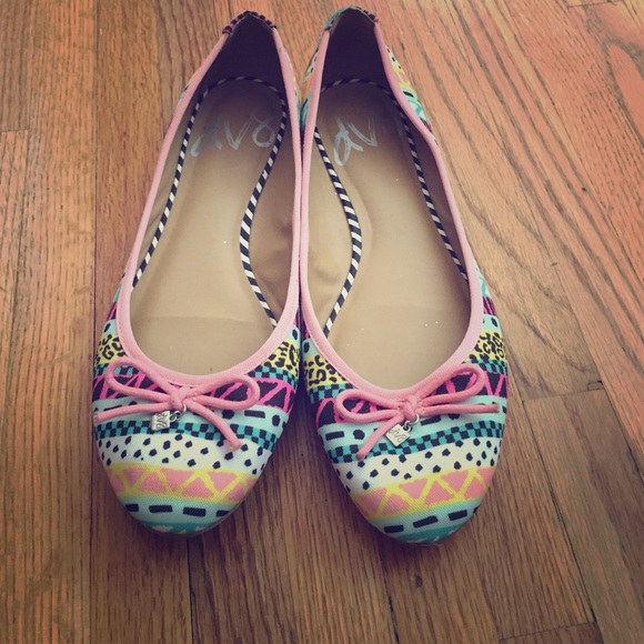 Colorful Aztec Printed Flats
