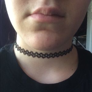 limited edition Brandy Melville choker