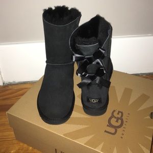 black Bailey Bow Ugg boots