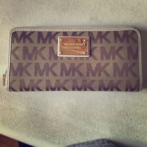 michael kors wallet