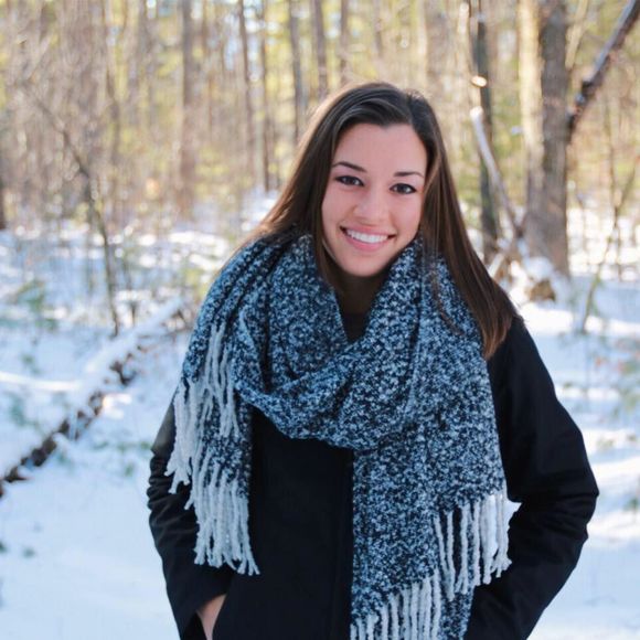 Meet your Posher, Briana