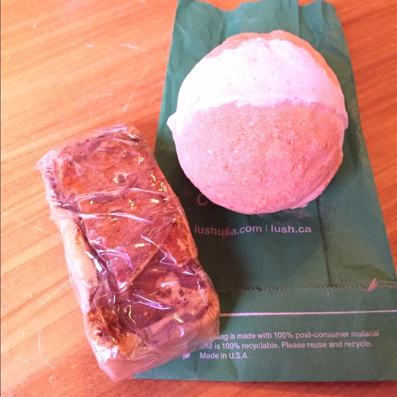 Lush bundle of Yog Nog soap and bath bomb