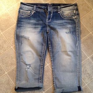 Vigoss Jean Capris REDUCED!!
