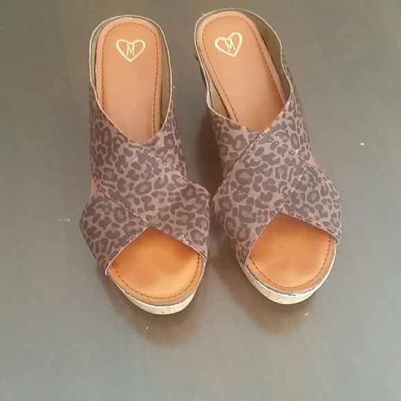 Cute leopard wedges