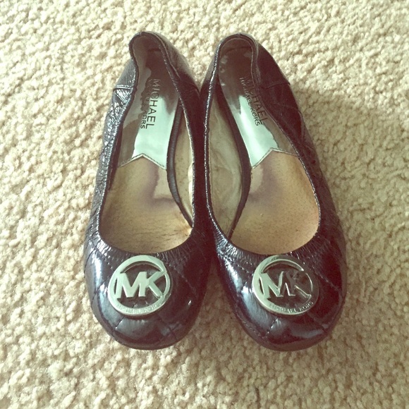 Michael Kors ballet flats size 6. Pre loved.
