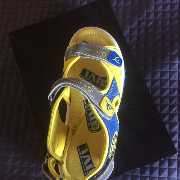Boys sandals