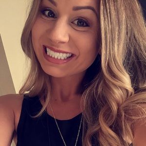 Meet your Posher, Rebecca