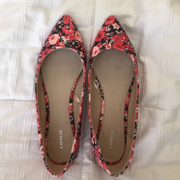 Express floral flats