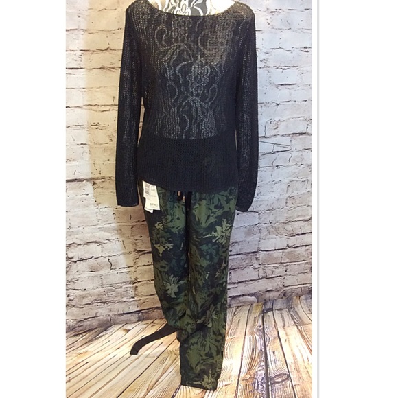 🎉HP🎉Buffalo David Bitton Soft Pant Floral Camo - Picture 3 of 4