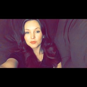 Meet your Posher, Allyssa