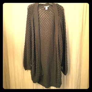 Super cute sweater/knit top