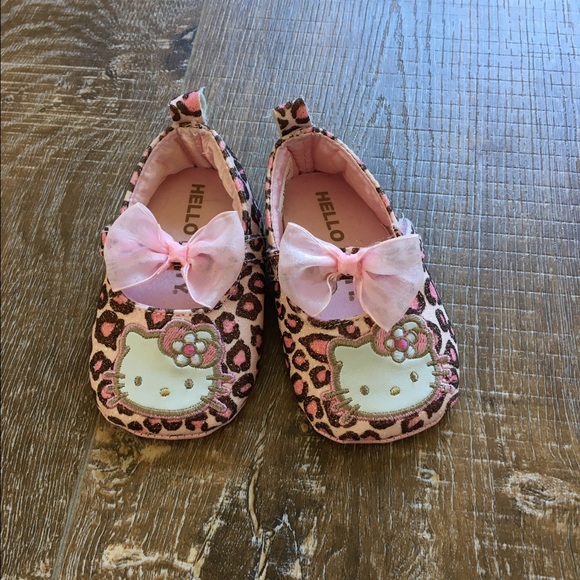 Hello kitty shoes