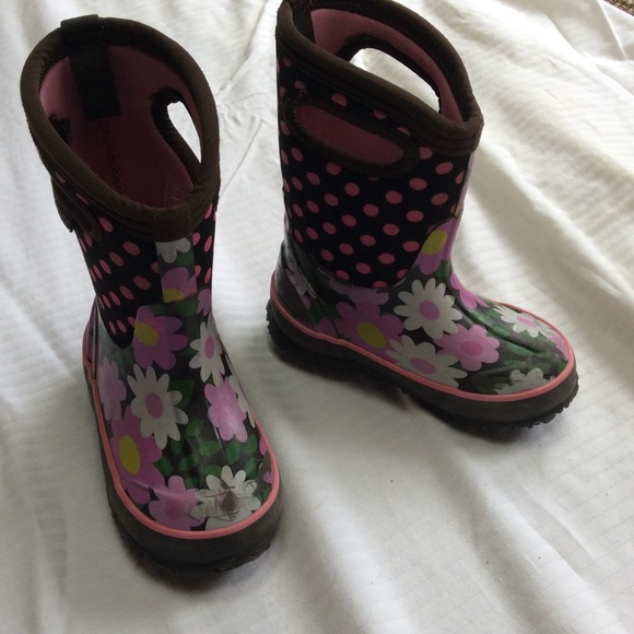 Girls Bogs Boots - size 8 youth