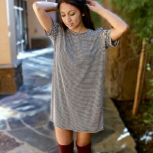 🌼Striped Tee🌼 - Picture 4 of 4