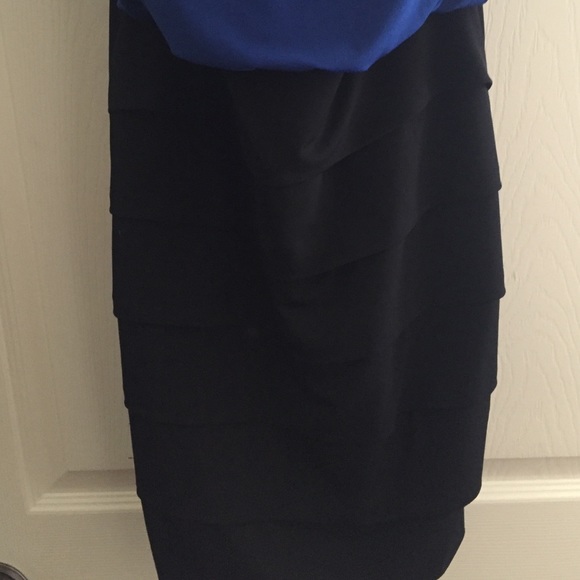 Dress - Picture 4 of 4