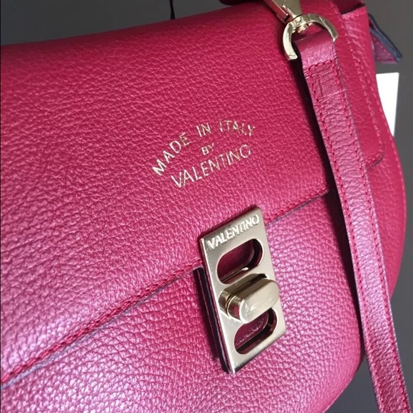 🚫sold🚫🆕💋Valentino Claire raspberry red bag - Picture 4 of 4