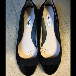 NWOT Clarks black flats size 9