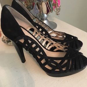 Gorgeous Nine West pumps
