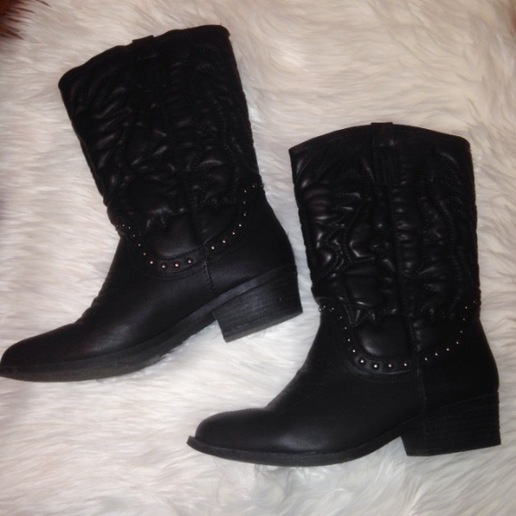 Black cowboy boots!