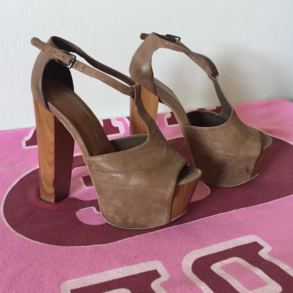 Jessica Simpson platform sandal