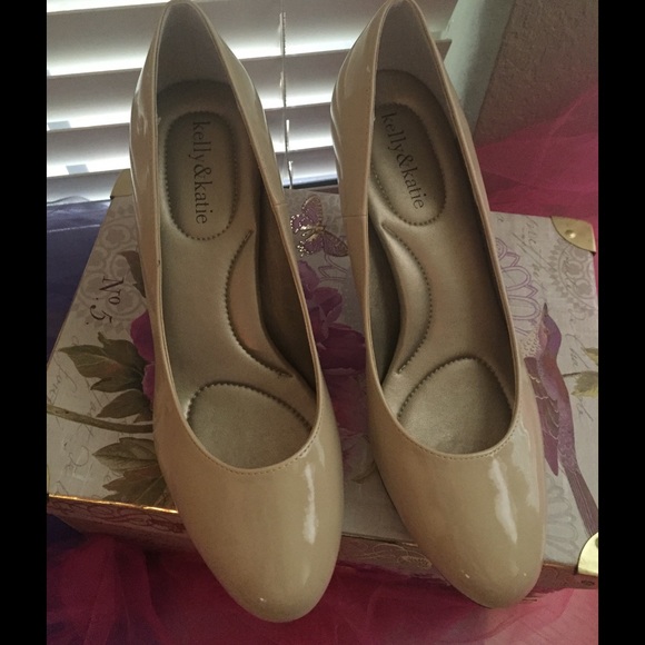 Kelly & Katie Isabel Women  Heels Bone Sz 8.5
