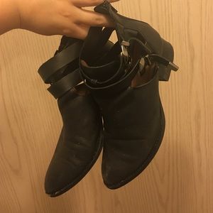 Jeffrey Campbell Cut out boots