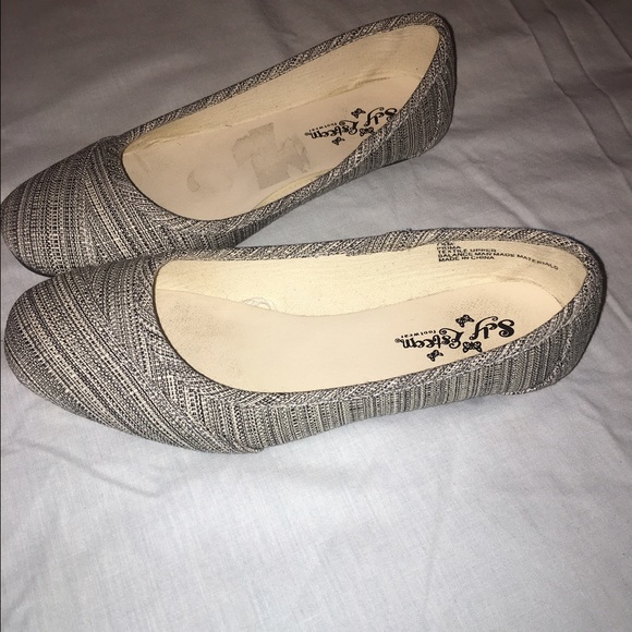 Shoes -Flats