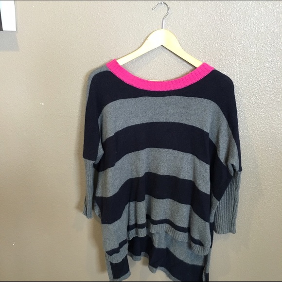 Cute high low sweater with pink neckline