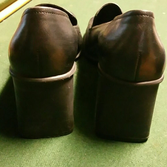 Shoes - Picture 2 of 4