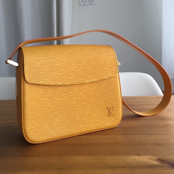 louis vuitton buci bag