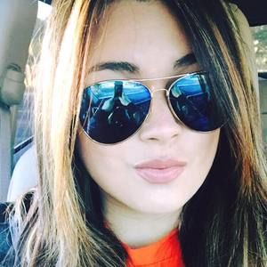 Meet your Posher, Cintya