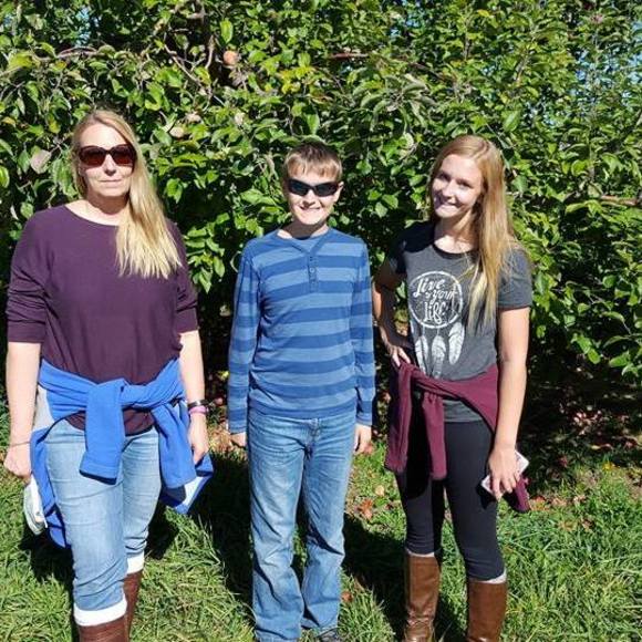 Meet your Posher, Danielle