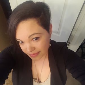 Meet your Posher, Elizabeth